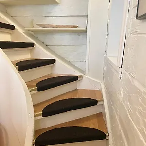 Charming House, Rare Historic House From 1779, Whole House Apartment Bergen